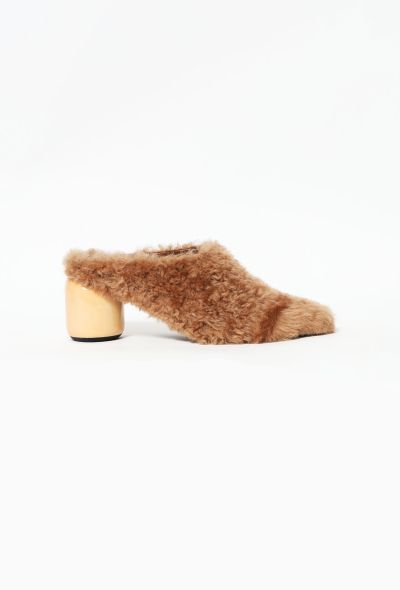 Jil Sander Pre-Fall 2022 Shearling Mules - 1 Jil Sander Pre-Fall 2022 Shearling Mules - 1