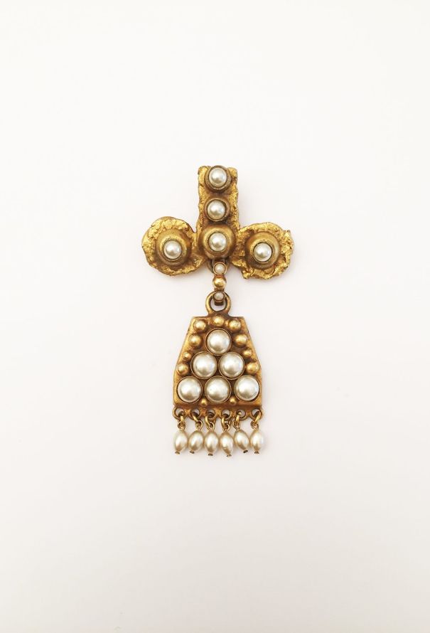Exquisite Vintage Pearl Cross Brooch - 1
